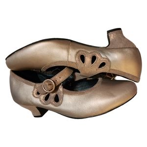 Hotter vintage shoe, lnc